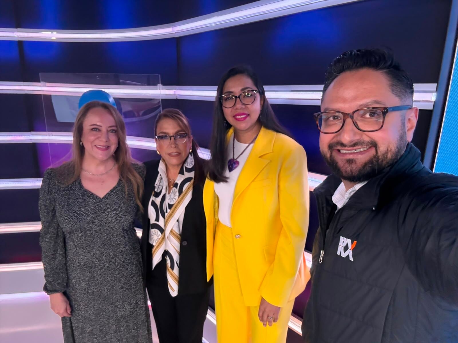 Claudia Jiménez, Fernanda Familiar, Fátima Blancas y Sergio Gutiérrez en el estudio